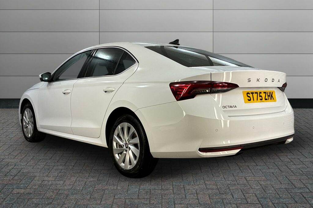 Skoda Octavia 2.0 Tdi 150 Se L Dsg White #3