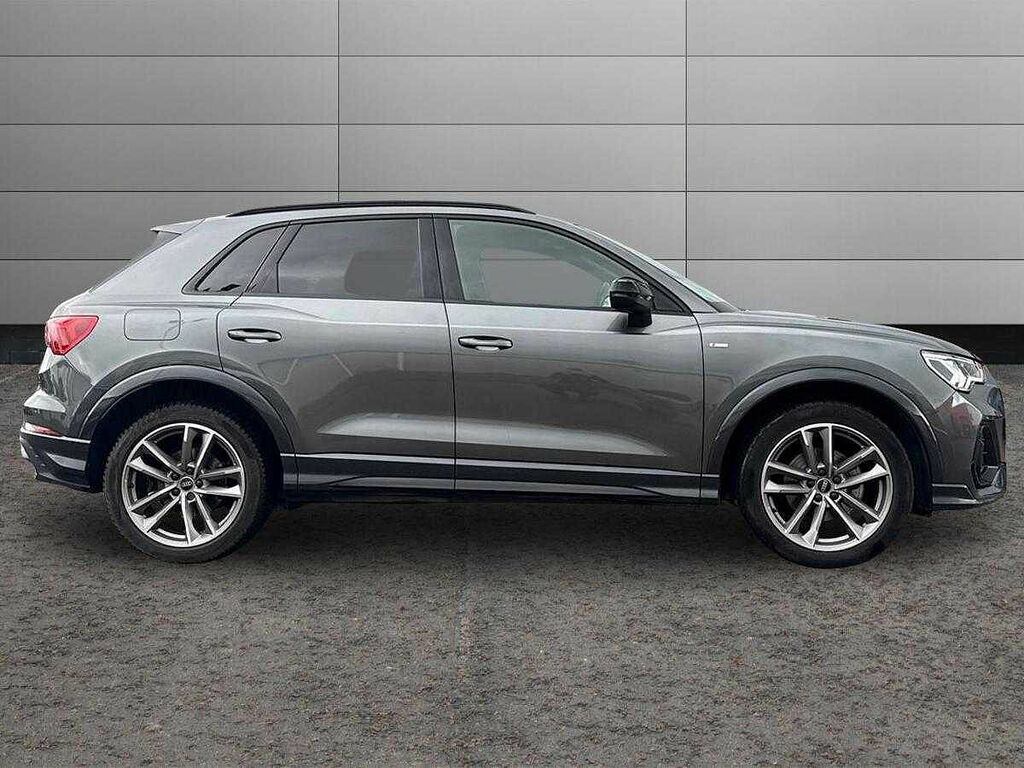 Audi Q3 Black Edition 35 Tfsi 150 Ps S Tronic SK72BNX Grey #4