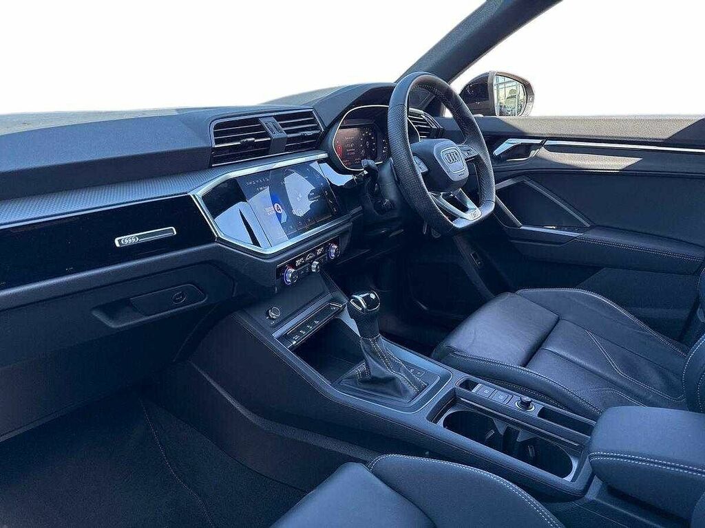 Audi Q3 Black Edition 35 Tfsi 150 Ps S Tronic SV25VJJ Black #2