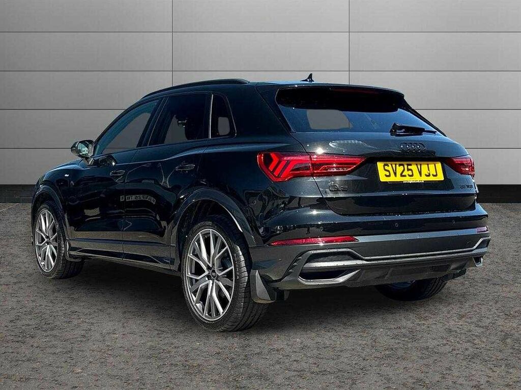 Audi Q3 Black Edition 35 Tfsi 150 Ps S Tronic SV25VJJ Black #3