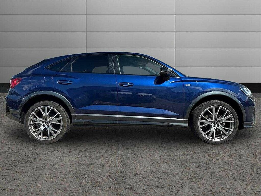 Audi Q3 Black Edition 35 Tfsi 150 Ps S Tronic SY74HFU Blue #4