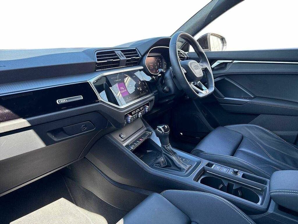 Audi Q3 Black Edition 35 Tfsi 150 Ps S Tronic SY74HFU Blue #2