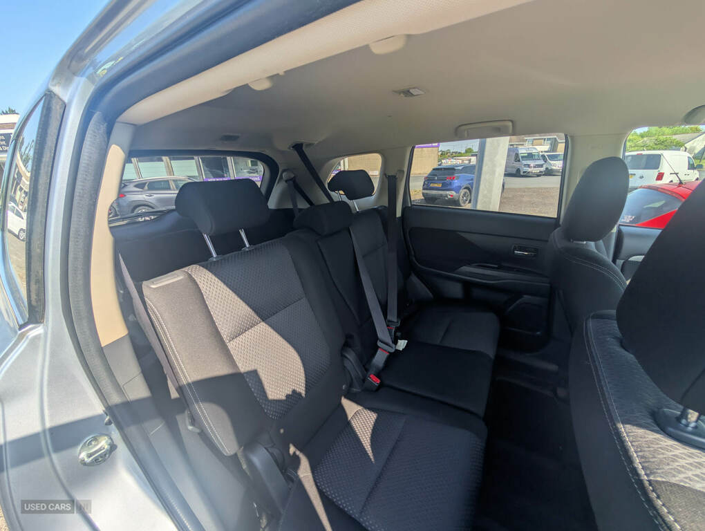Mitsubishi Outlander Di-d 3 Silver #5