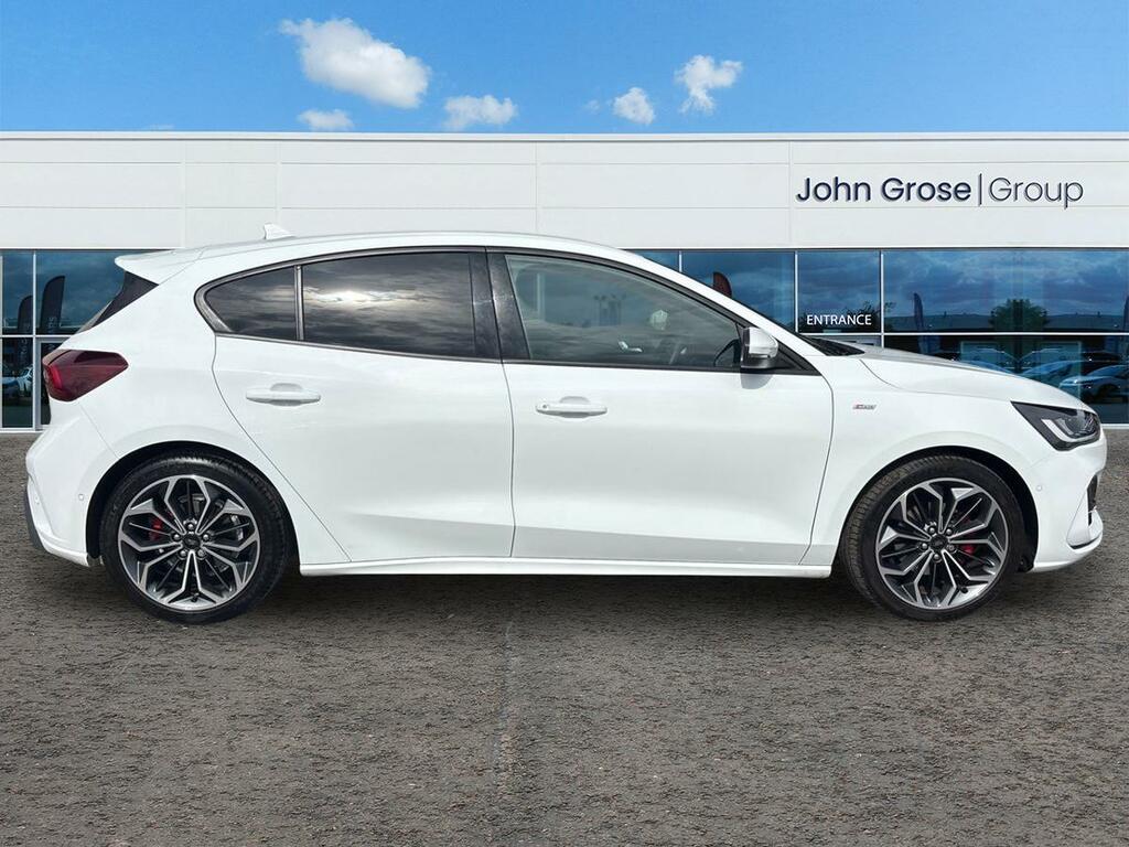 Ford Focus 1.0 Ecoboost Hybrid Mhev 155 St-line X Hatchba AX73CHJ White #2