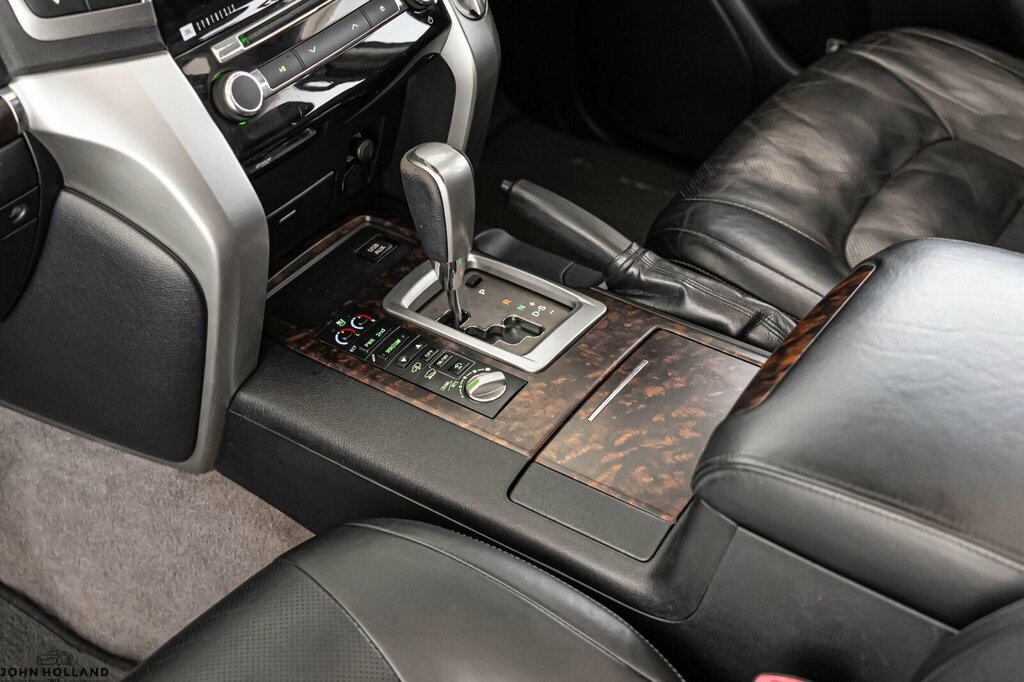 Toyota Land Cruiser V8 D-4d V8 Black #24