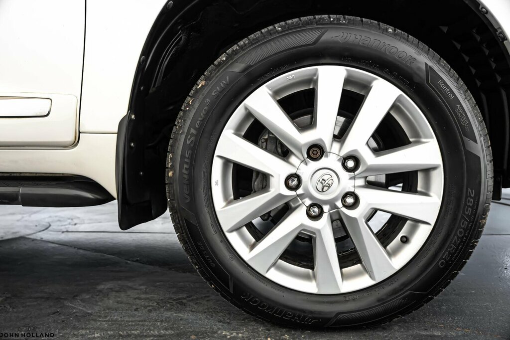 Toyota Land Cruiser V8 D-4d V8 Black #4