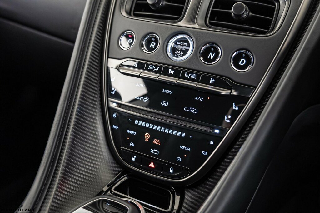 Aston Martin DB11 4.0 V8 Euro 6 2-Door Black #32