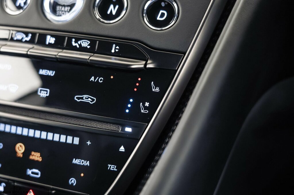 Aston Martin DB11 4.0 V8 Euro 6 2-Door Black #33