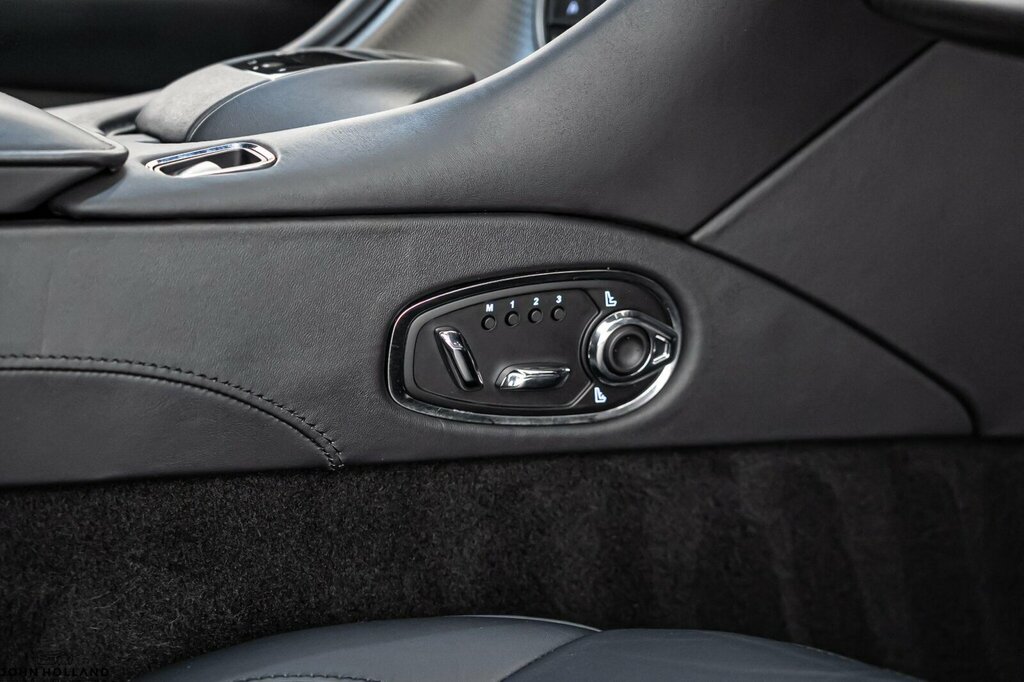 Aston Martin DB11 4.0 V8 Euro 6 2-Door Black #35