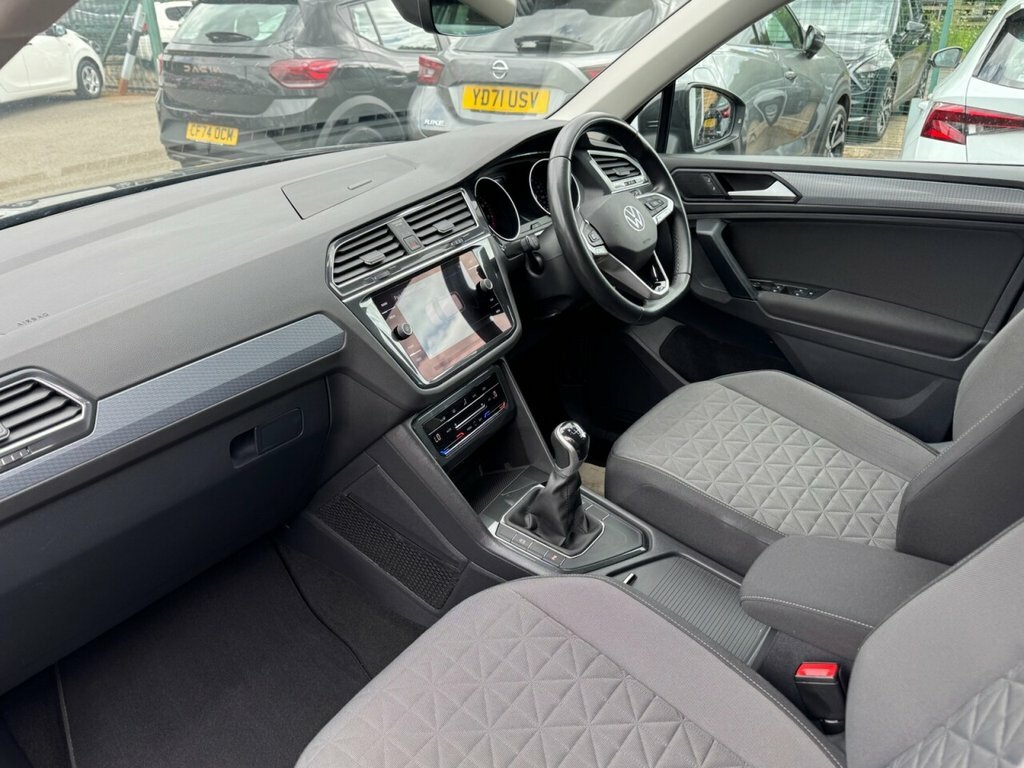 Volkswagen Tiguan 1.5L Life CK22ZHO Grey #4