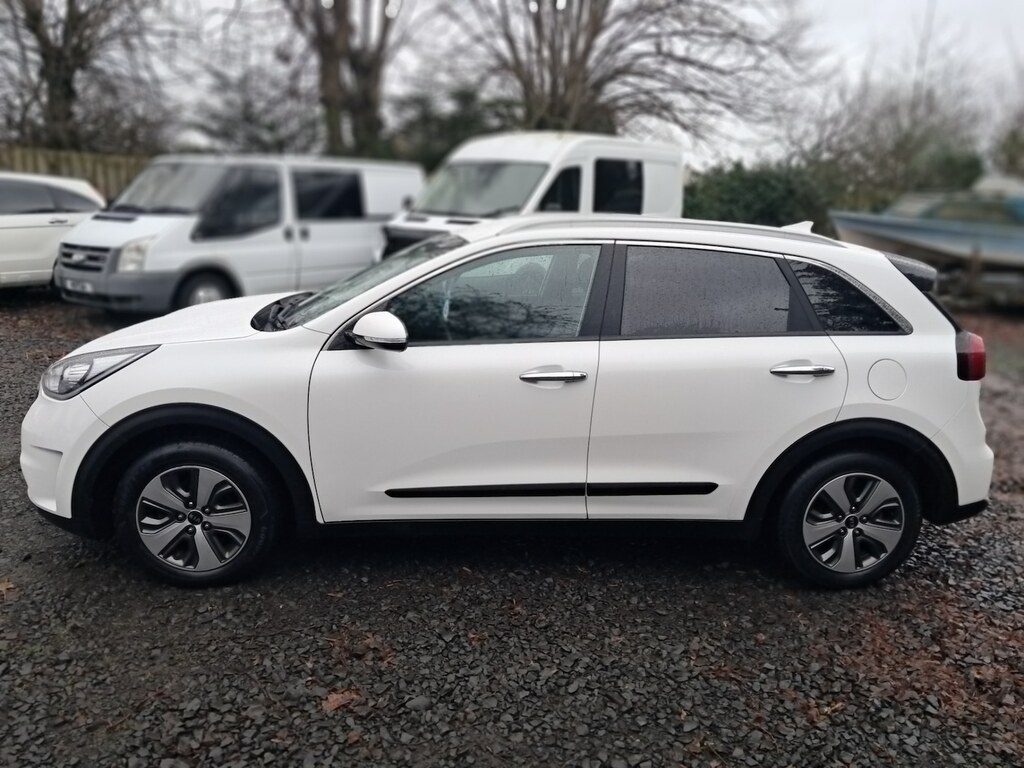 Kia Niro 1.6 Gdi Hybrid 2 Dct SG67TWP White #4