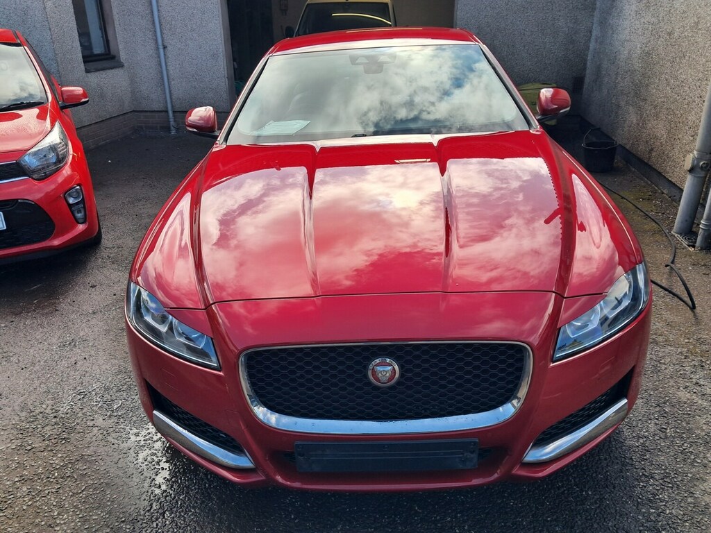 Jaguar XF 2.0D 180 Prestige Red #2