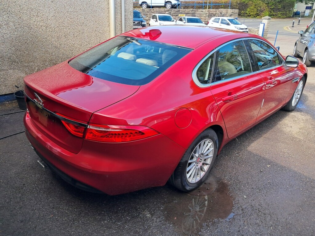 Jaguar XF 2.0D 180 Prestige Red #6