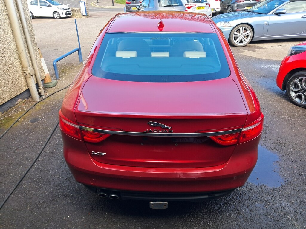 Jaguar XF 2.0D 180 Prestige Red #5