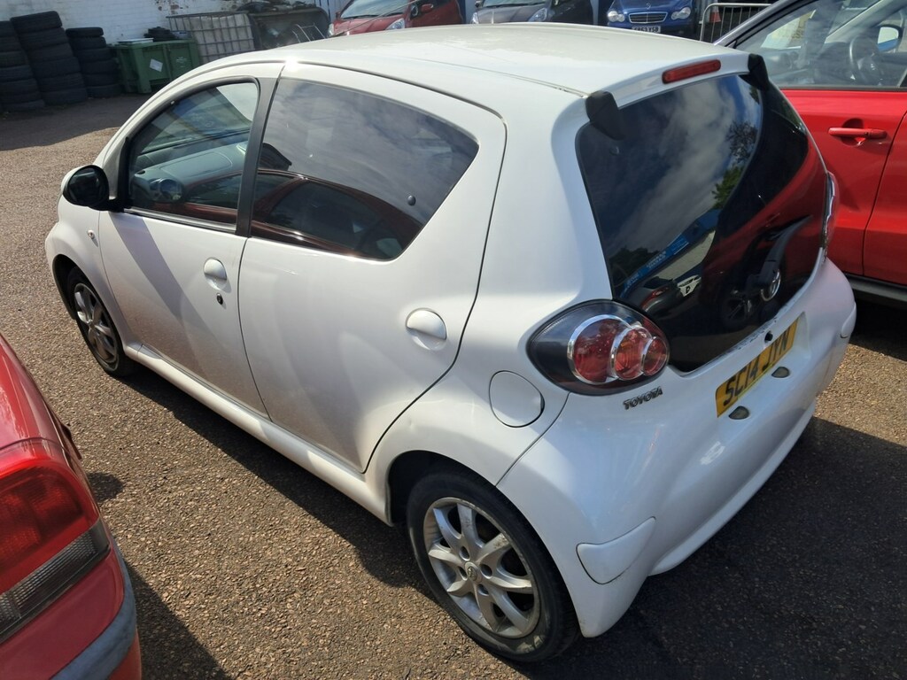 Toyota Aygo 1.0 Vvt-i Mode SC14JYN White #4