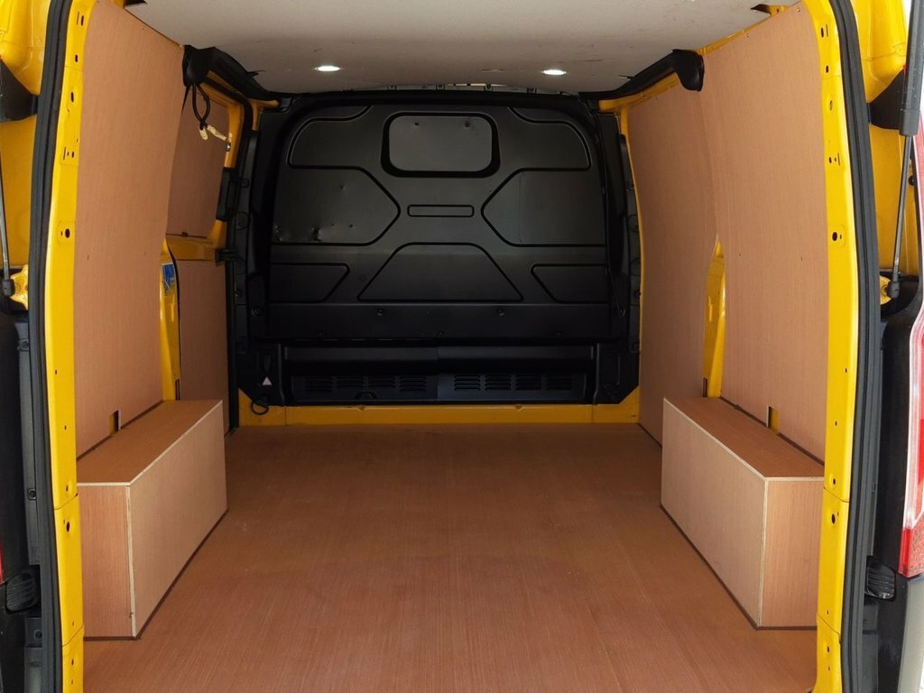 Ford Transit Custom 2L Leader Yellow