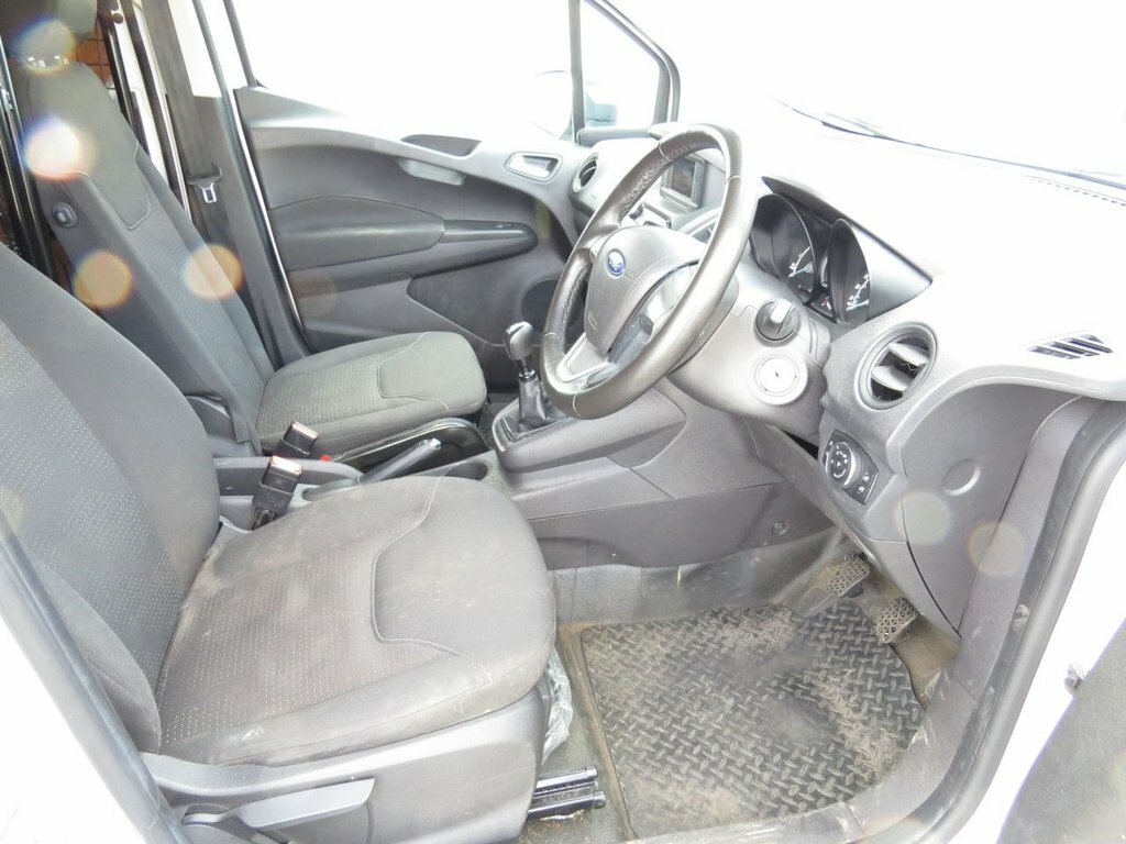 Ford Transit Courier 1.5L Trend White #2