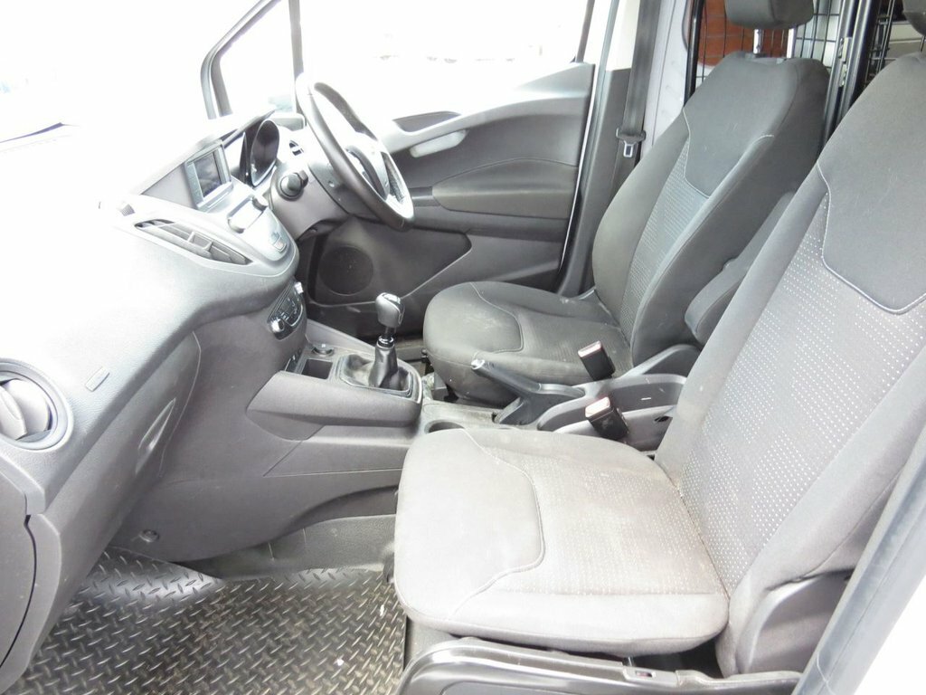 Ford Transit Courier 1.5L Trend White #6