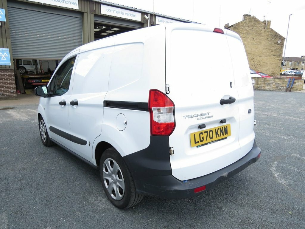 Ford Transit Courier 1.5L Trend White #5