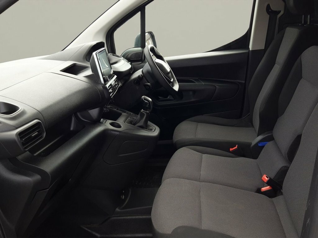 Peugeot Partner 1.5L Professional MJ20EGV White #4
