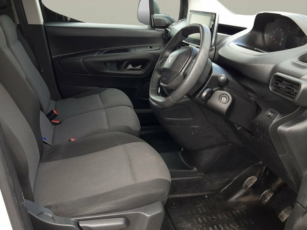 Peugeot Partner 1.5L Professional MJ20EGV White #2