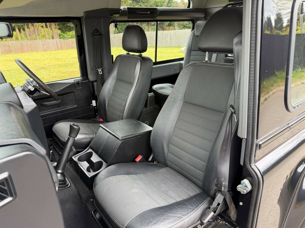 Land Rover Defender 90 Green #27