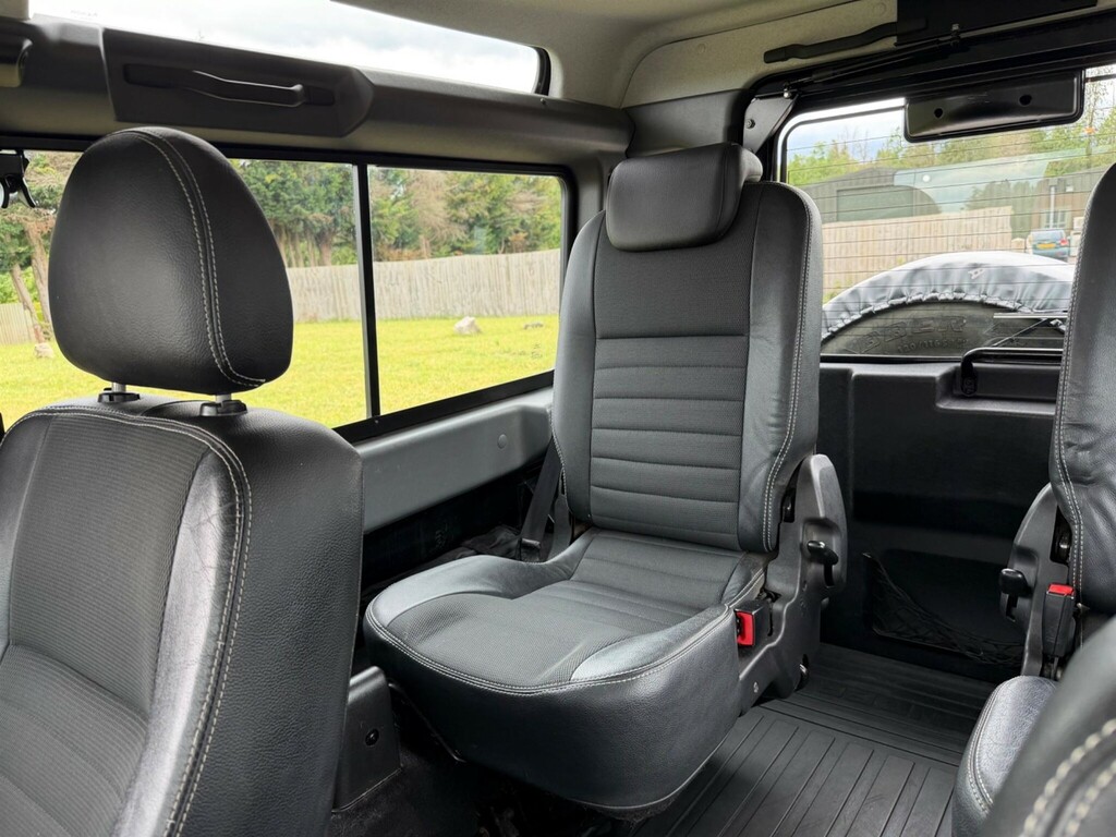 Land Rover Defender 90 Green #33