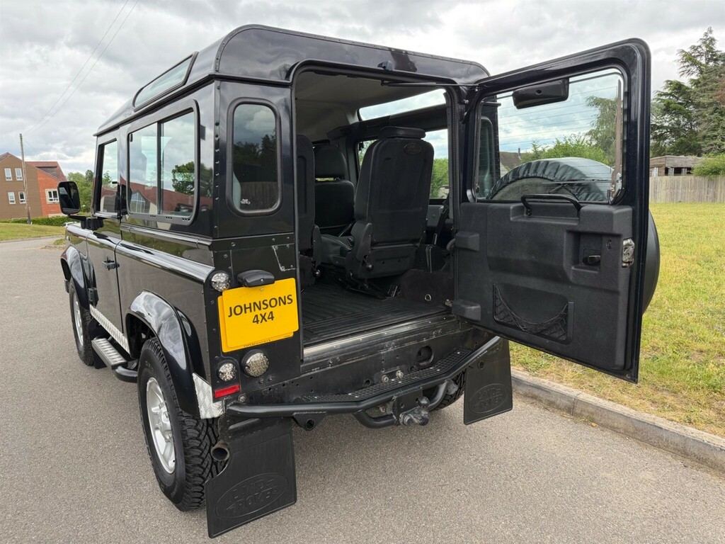 Land Rover Defender 90 Green #6