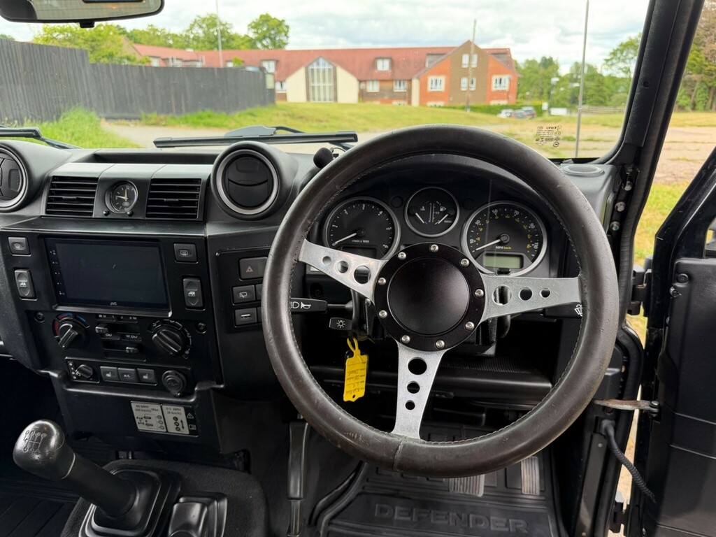 Land Rover Defender 90 Green #42