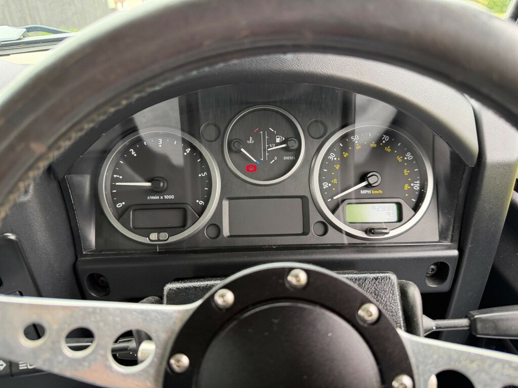 Land Rover Defender 90 Green #25
