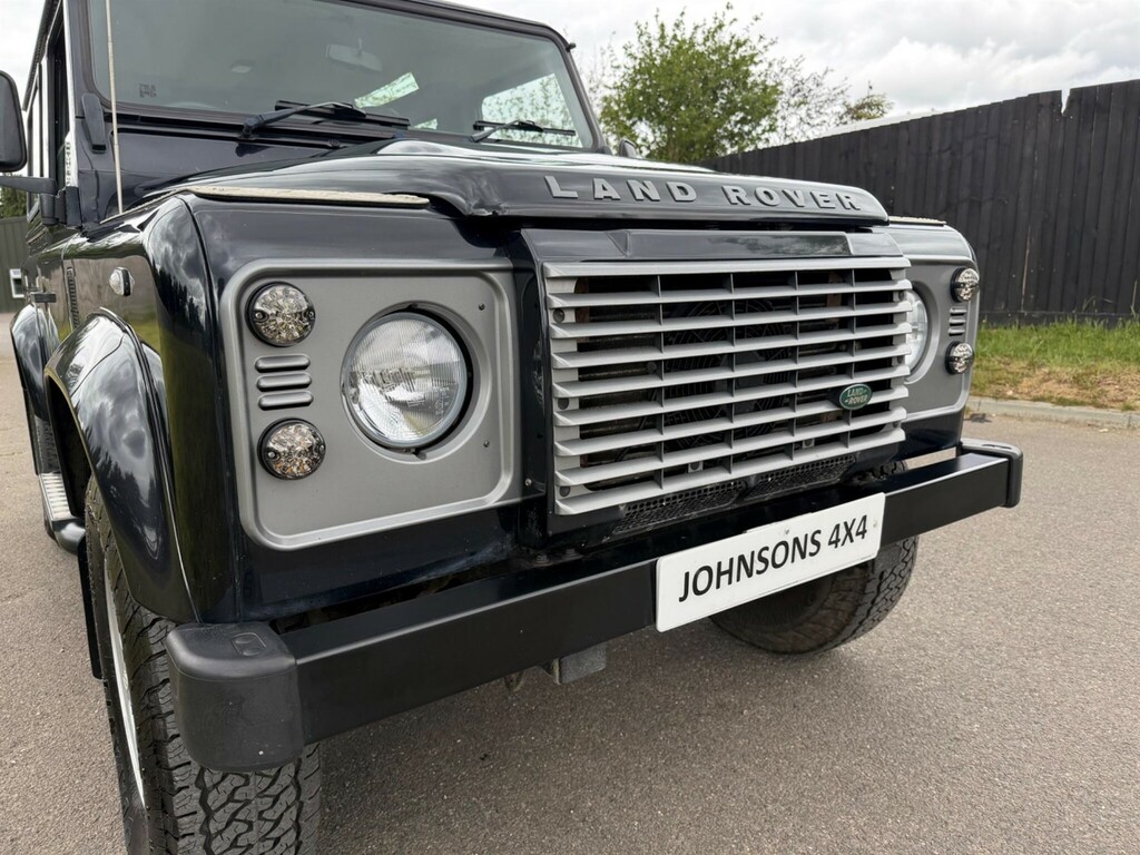 Land Rover Defender 90 Green #38