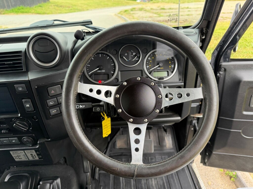 Land Rover Defender 90 Green #31