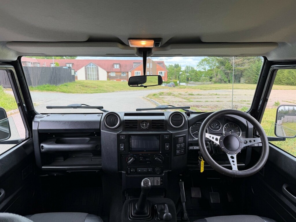 Land Rover Defender 90 Green #18