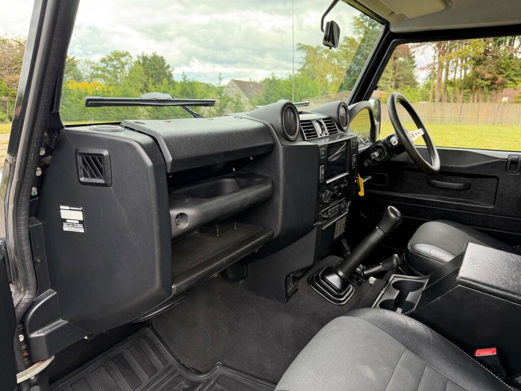 Land Rover Defender 90 Green #44