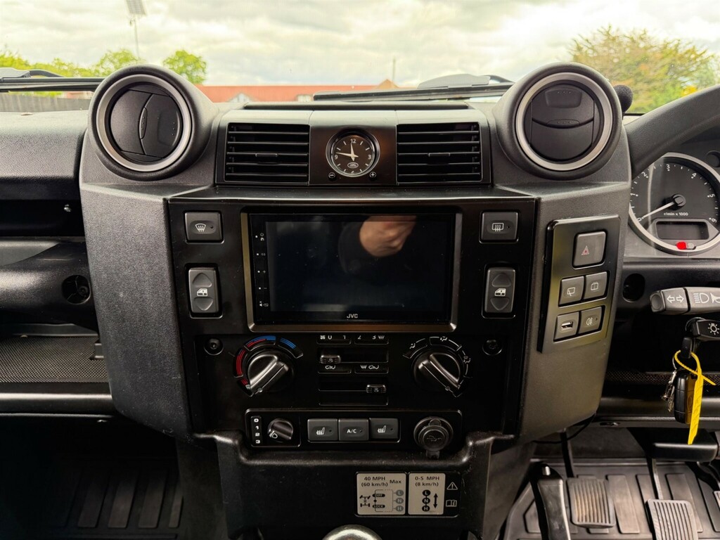 Land Rover Defender 90 Green #21