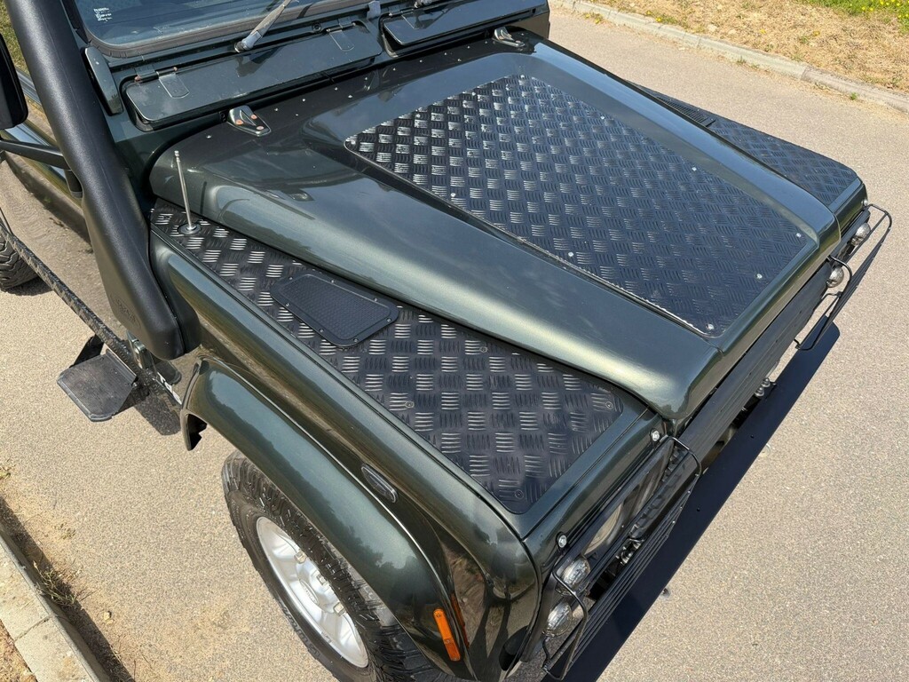 Land Rover Defender 90 Suv Red #36