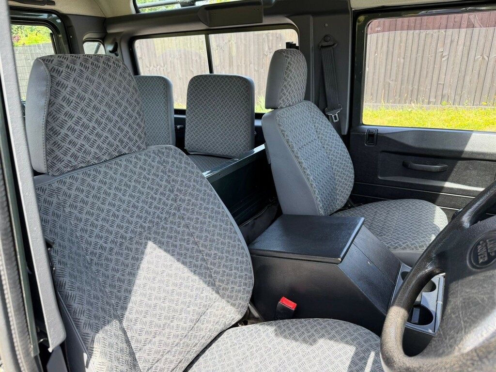 Land Rover Defender 90 Suv Red #15