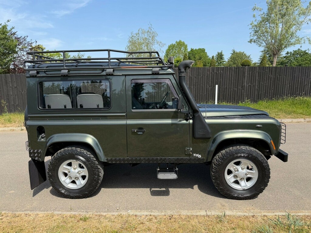 Land Rover Defender 90 Suv Red #7