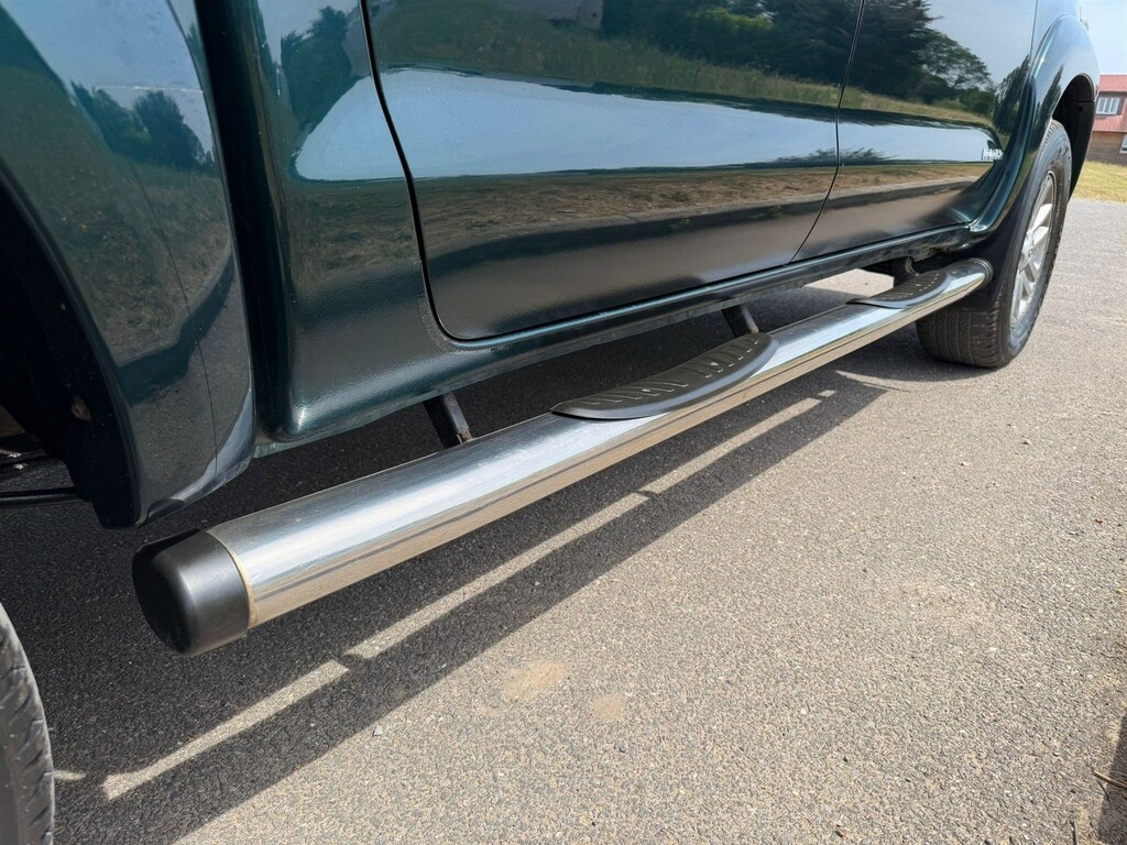 Toyota HILUX 3.0 Invincible 4X4 D-4d Dcb 169 Bhp Black #42