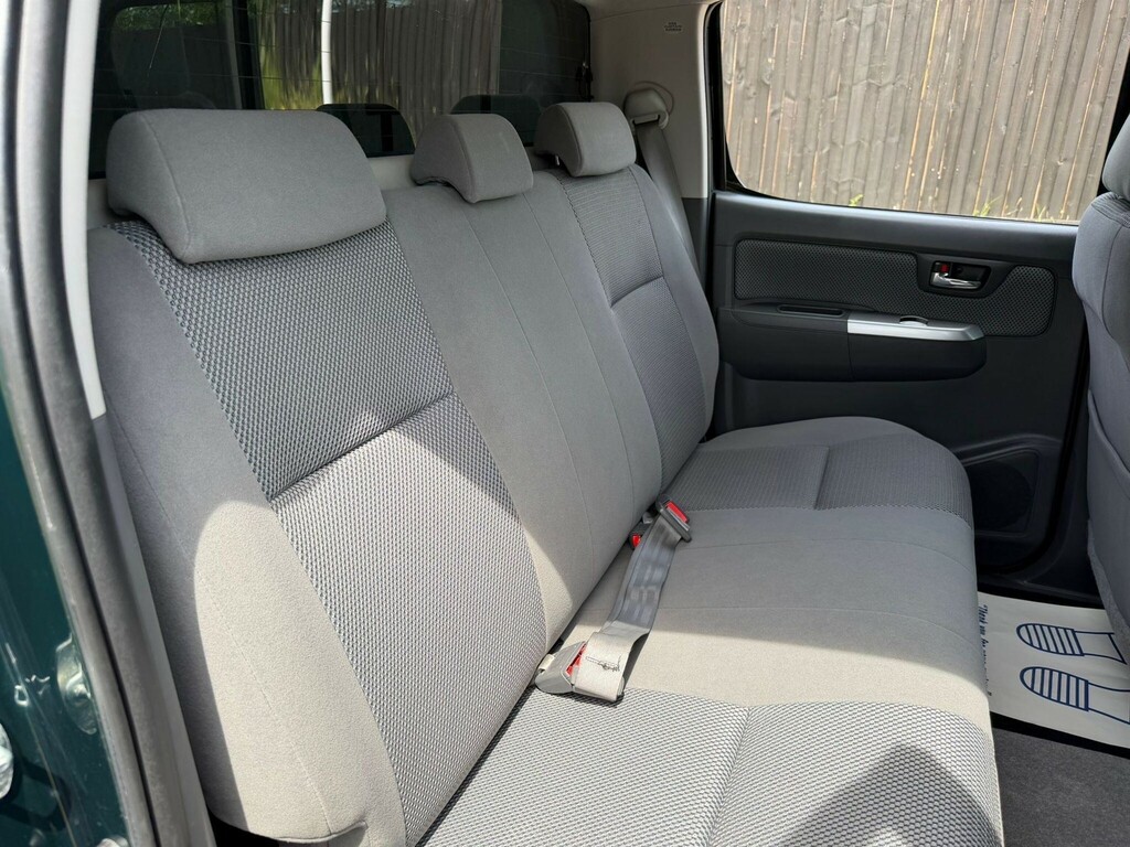Toyota HILUX 3.0 Invincible 4X4 D-4d Dcb 169 Bhp Black #24