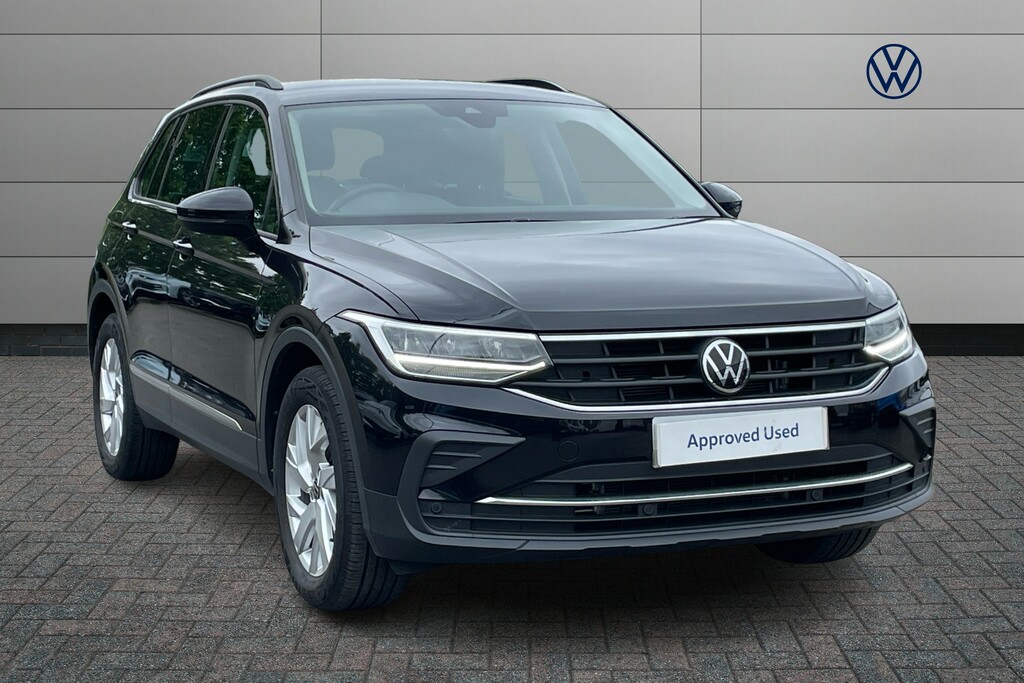 Volkswagen Tiguan 1.5 Tsi 150 Life Dsg MW22YVC Black #2