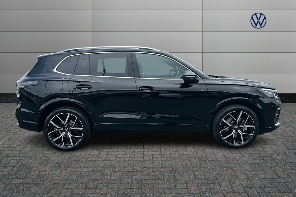 Volkswagen Tiguan 2.0 Tdi R-line Dsg BP75AXS Black #4
