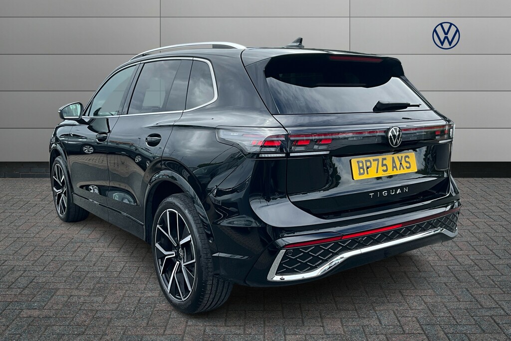 Volkswagen Tiguan 2.0 Tdi R-line Dsg BP75AXS Black #3