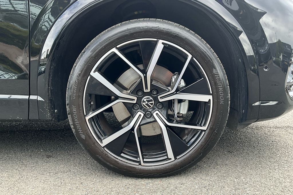 Volkswagen Tiguan 2.0 Tdi R-line Dsg BP75AXS Black #5