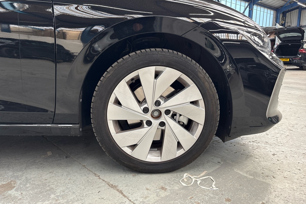 Volkswagen Golf 1.5 Tsi 204 Match Ehybrid Dsg BL75STZ Black #5