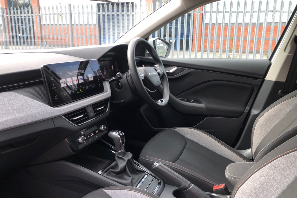 Skoda Scala 1.5 Tsi Se Edition Dsg DA25FFT White #2