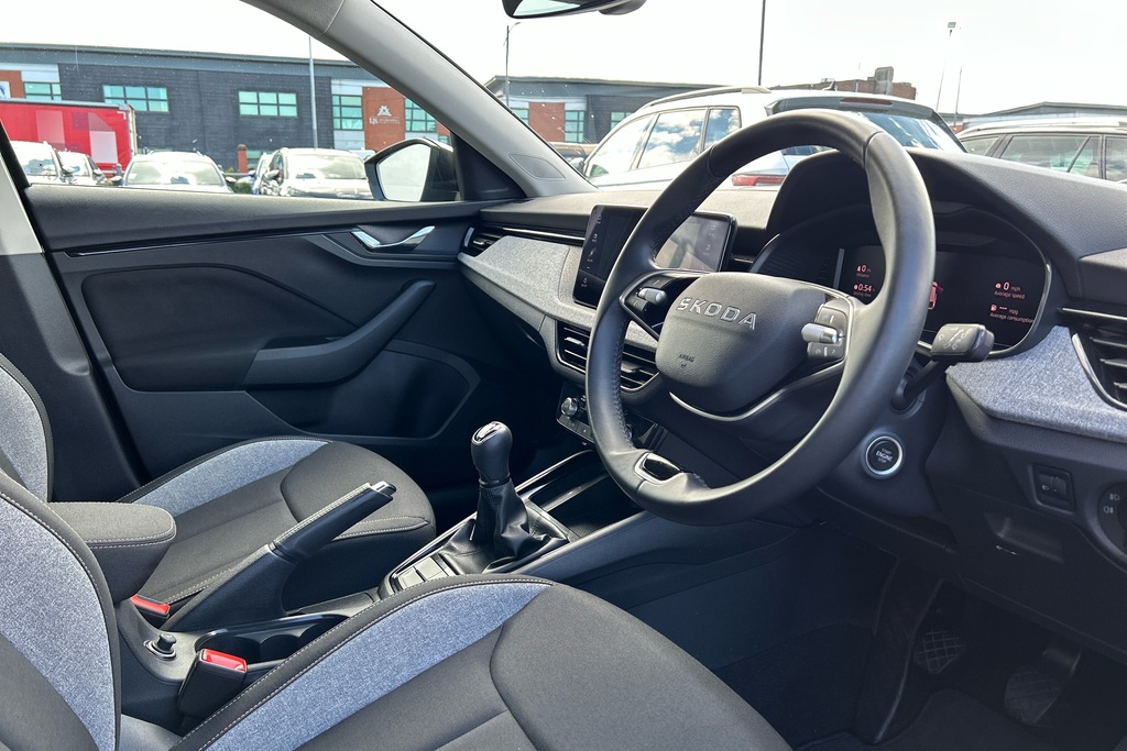 Skoda Scala 1.0 Tsi 116 Se Edition GD25BNV Black #6