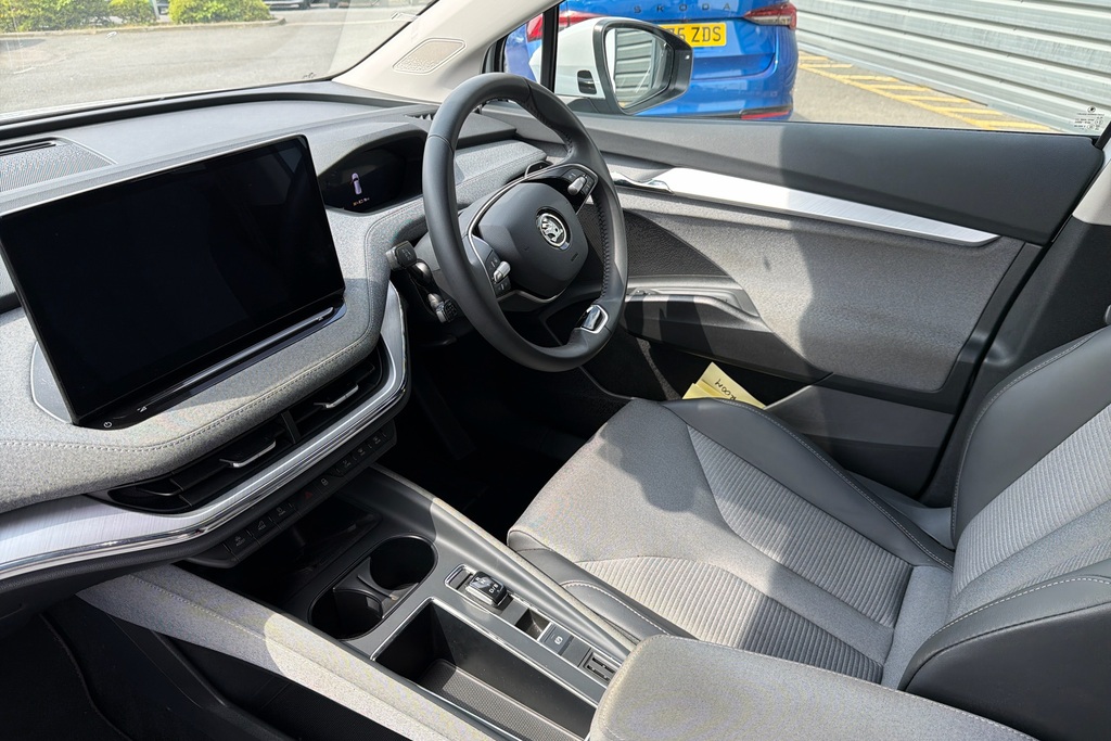 Skoda ENYAQ 210Kw 85 Edition 82Kwh YM74EJU White #2