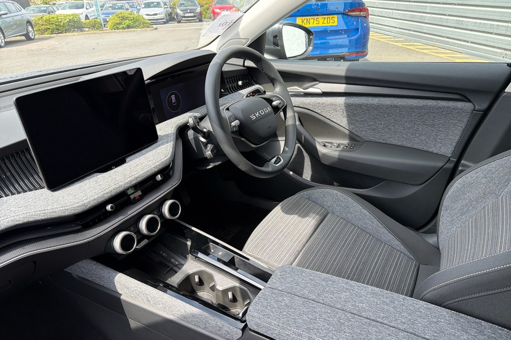 Skoda Superb 2.0 Tdi Se Technology Dsg Grey #2