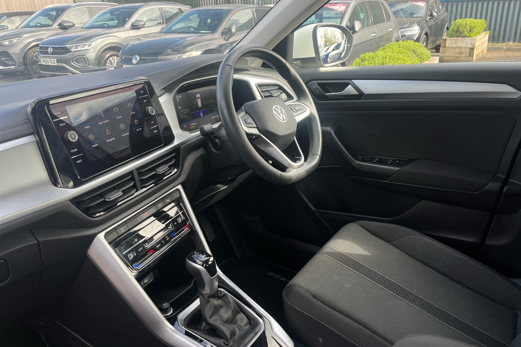 Volkswagen T-Roc 1.5 Tsi Life Dsg PK23VAD White #2
